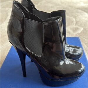 Steve Madden Black Heeled Boots with Glossy Finish